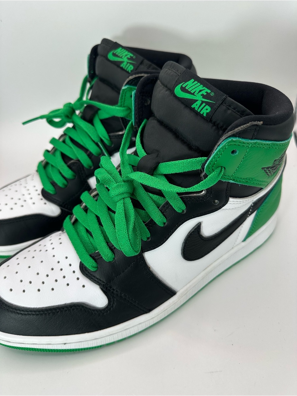 Nike Air Jordan 1 High Men’s Sneakers - Black/White/Green DZ5485-031 size 10.5